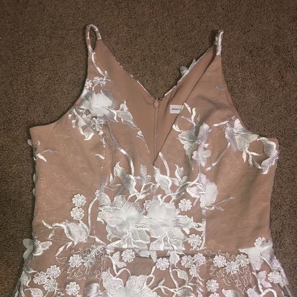 Dress the Population Sidney Floral Appliqué Illusion Sheer Gown White/Nude M - Picture 5 of 13